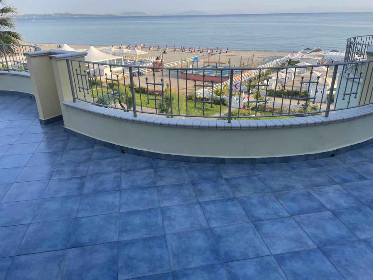 La Baia Di Ulisse Villa Венетико Екстериор снимка
