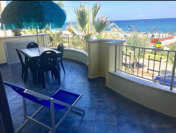 La Baia Di Ulisse Villa Венетико Екстериор снимка